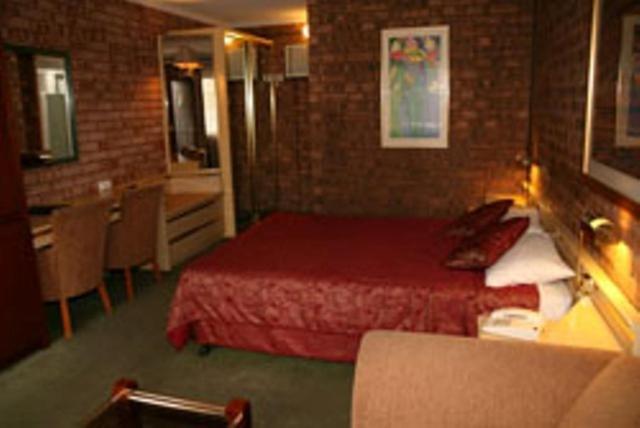 דובו Countryman Motor Inn חדר תמונה