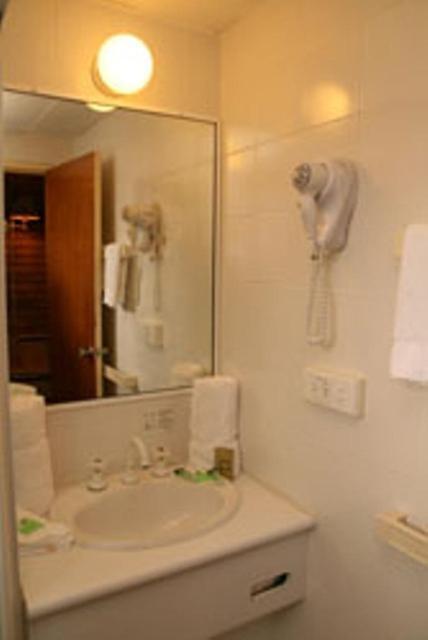 דובו Countryman Motor Inn חדר תמונה