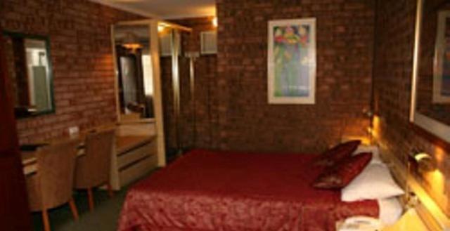 דובו Countryman Motor Inn חדר תמונה