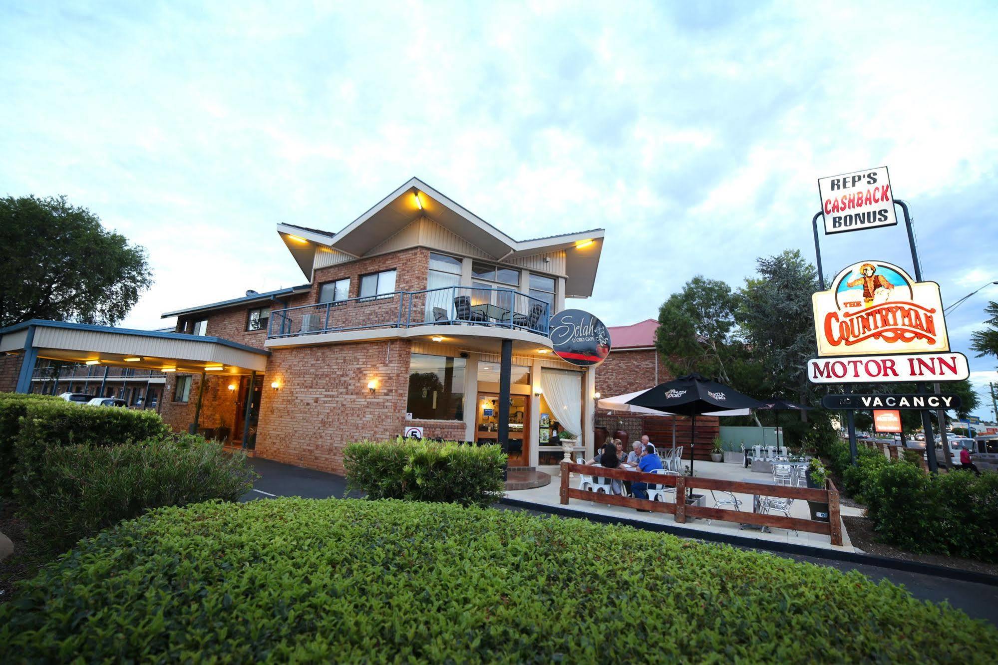 דובו Countryman Motor Inn מראה חיצוני תמונה